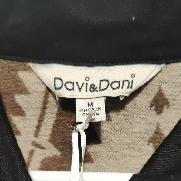 Chic Multicolor Patterned Jacket - Picture 2 of 4